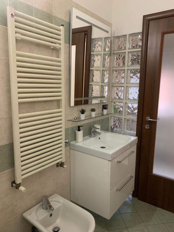 Bolo Guesthouse โบโลญญา ภายนอก รูปภาพ